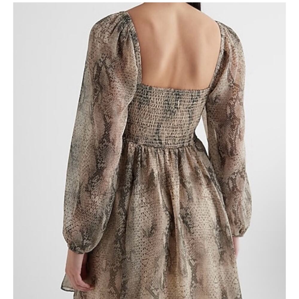 Express Snake Print Smocked Long Sleeve Dress Size XS NWT Brown - Picture 4 of 9